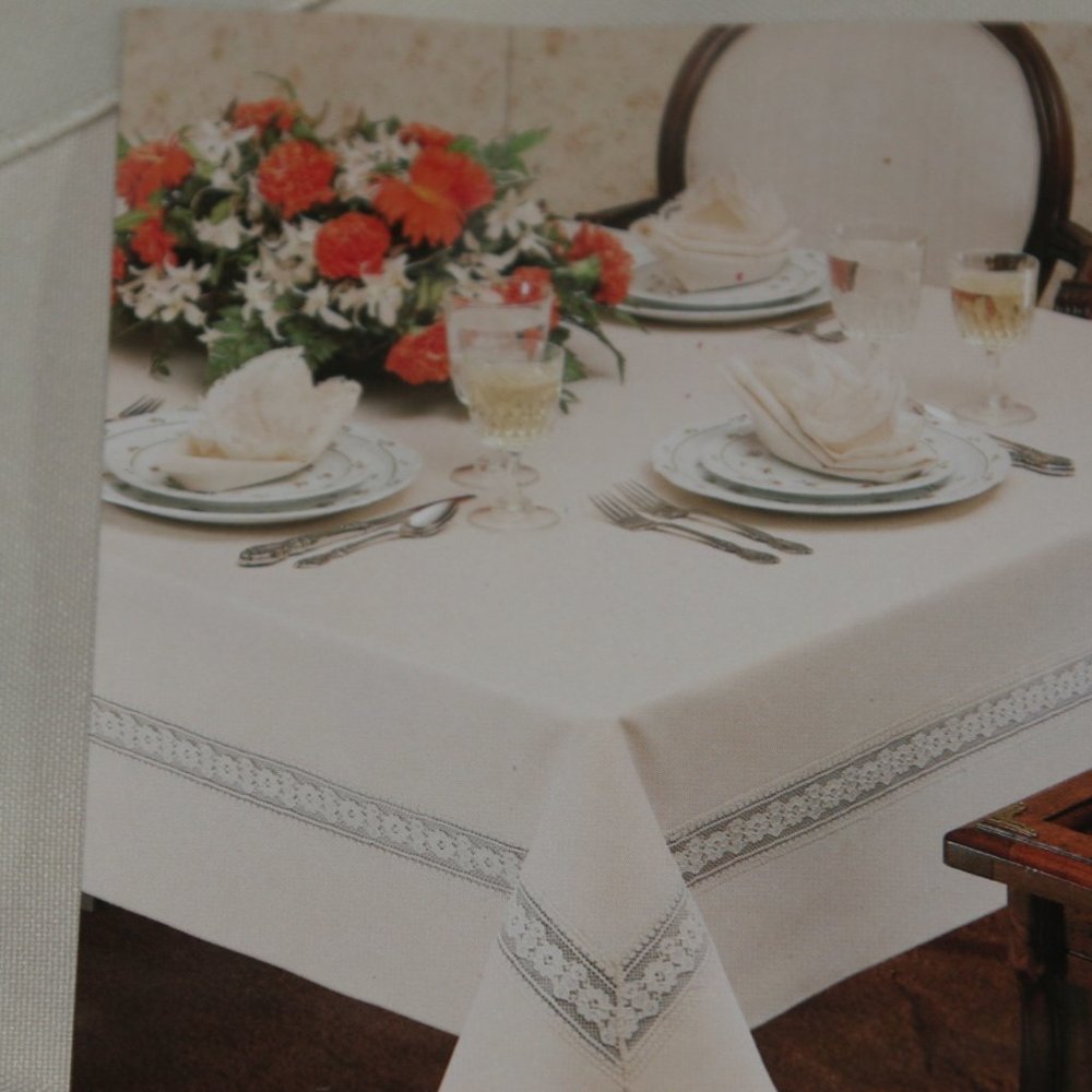 Oval Tablecloth-Still in Original Package! - Picture 4 of 8